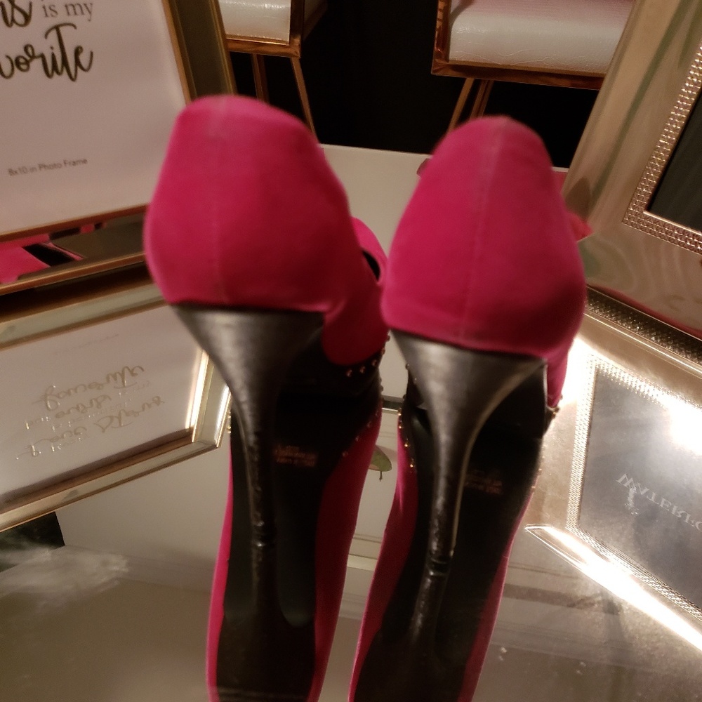 Heels - Picture 4 of 6
